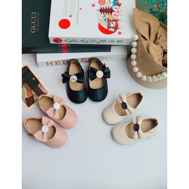 Búp bê trẻ em nơ