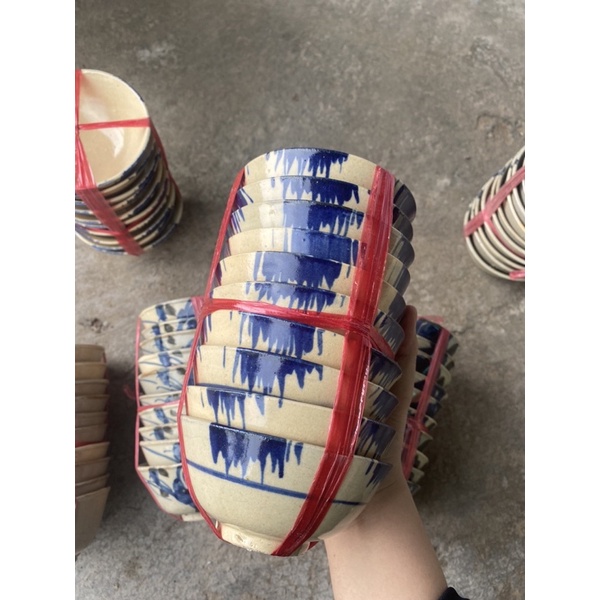 Chén Hoa Xanh Và Chén Phếch hàng thường có chân đinh