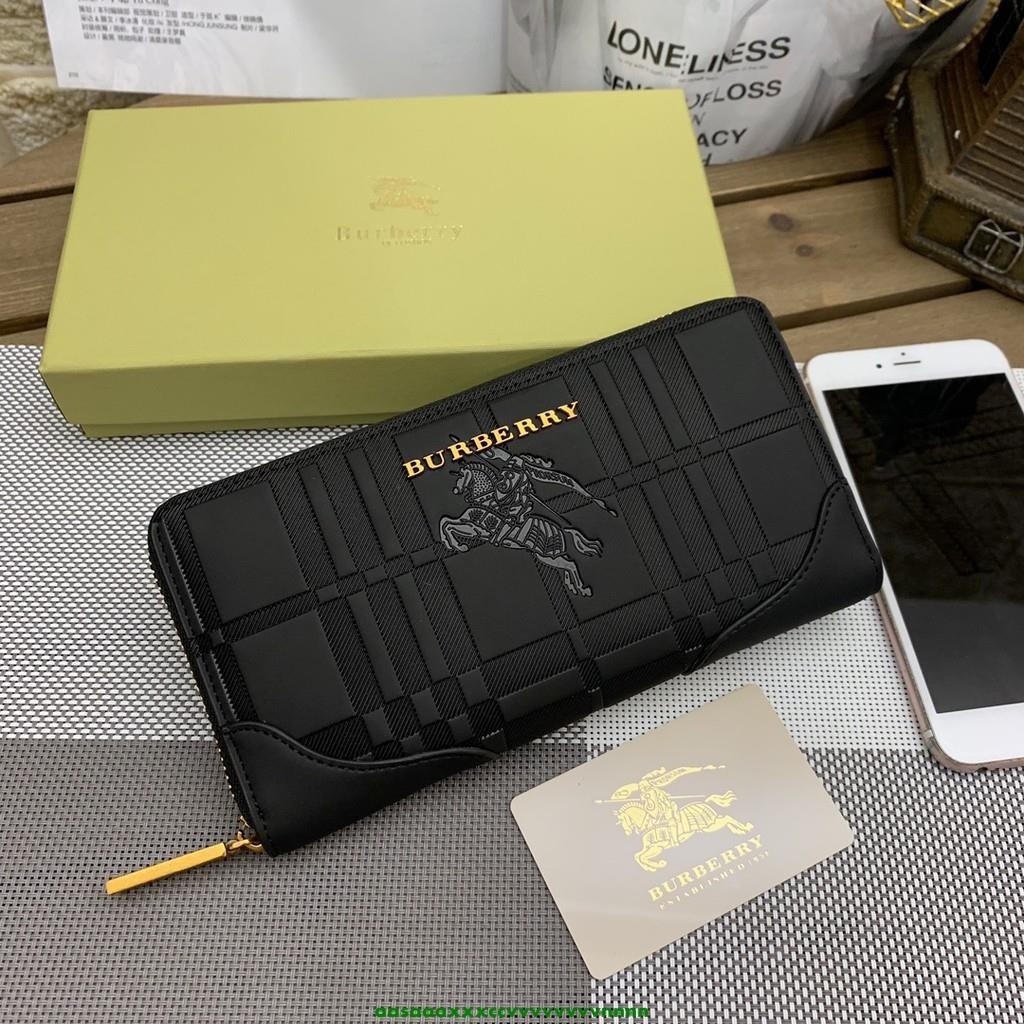 Ví Da Burberry boy holding Burberry Dáng Dài Kẹp Ảnh Doanh Nhân Cho Nam