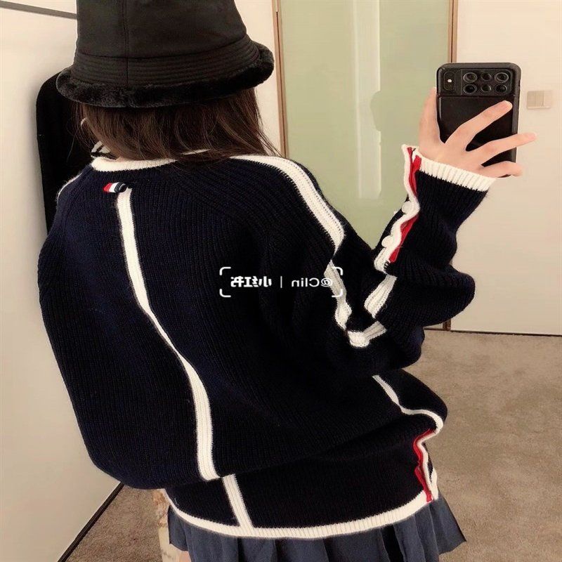 Áo sweater dệt kim dáng rộng dày dặn kiểu Anh thời trang thu đông cổ điển 2022 mới cho cặp đôi
