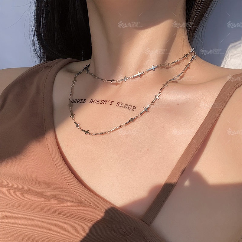 Vòng cổ Choker Mặt Thánh Giá Màu Đen Và Bạc Thời Trang