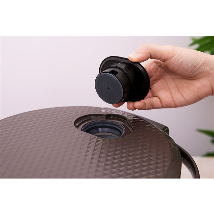 Nồi cơm nắp gài Kangaroo KG18R2-1.8L hàng trưng bày đẹp mới 98-99% chính hãng 100% bảo hành 12 tháng