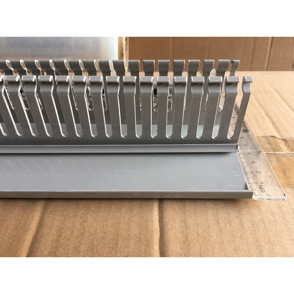 Nẹp Lỗ Công Nghiệp Dùng Trong Tủ Điện, Máng Nhựa Đi Dây Điện Có Nắp Lihhan Kích Cỡ 25x45, 35x45, 65x65