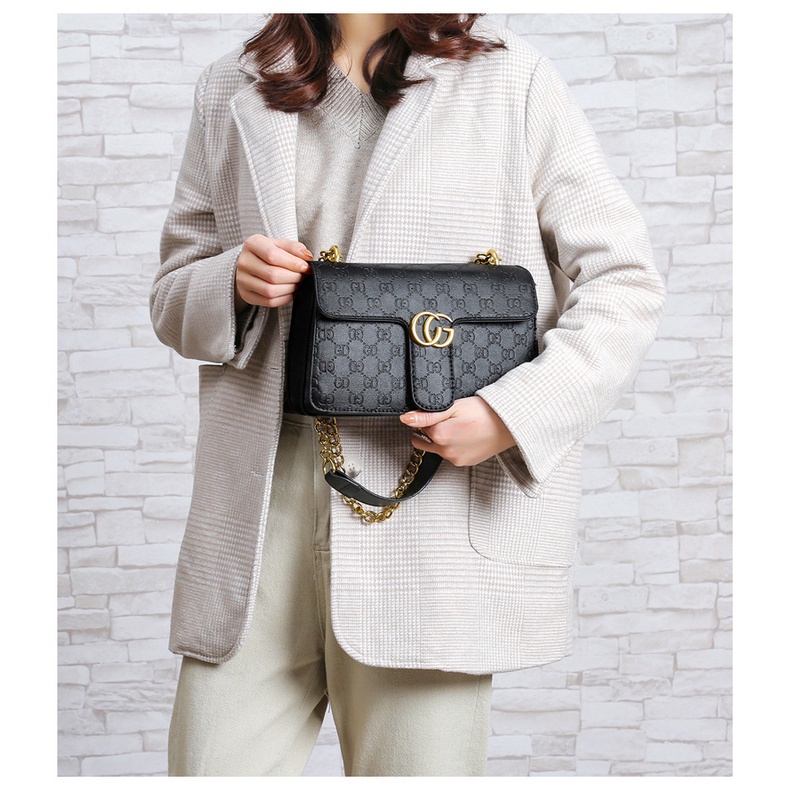 Túi Xách Nữ đeo chéo dáng hộp GC nhiều ngăn dây xích đeo kẹp nách.