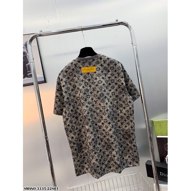 Áo phông Lv cho nam nữ - Áo thun cộc tay eo vì chữ phun  siêu đẹp