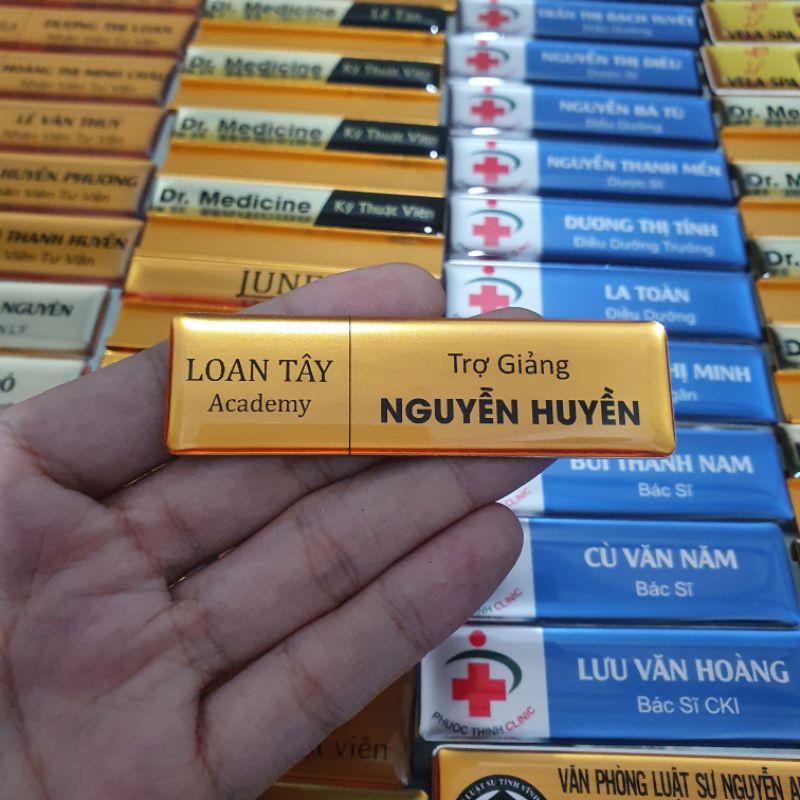 Bảng tên nhân viên- Cố định tên
