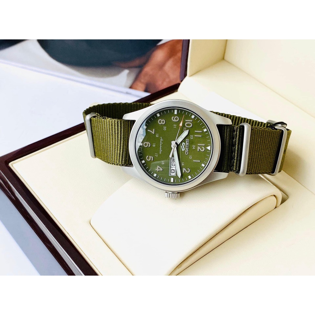 Đồng hồ nam dây vải Seiko 5 Field Sport SRPG33K1