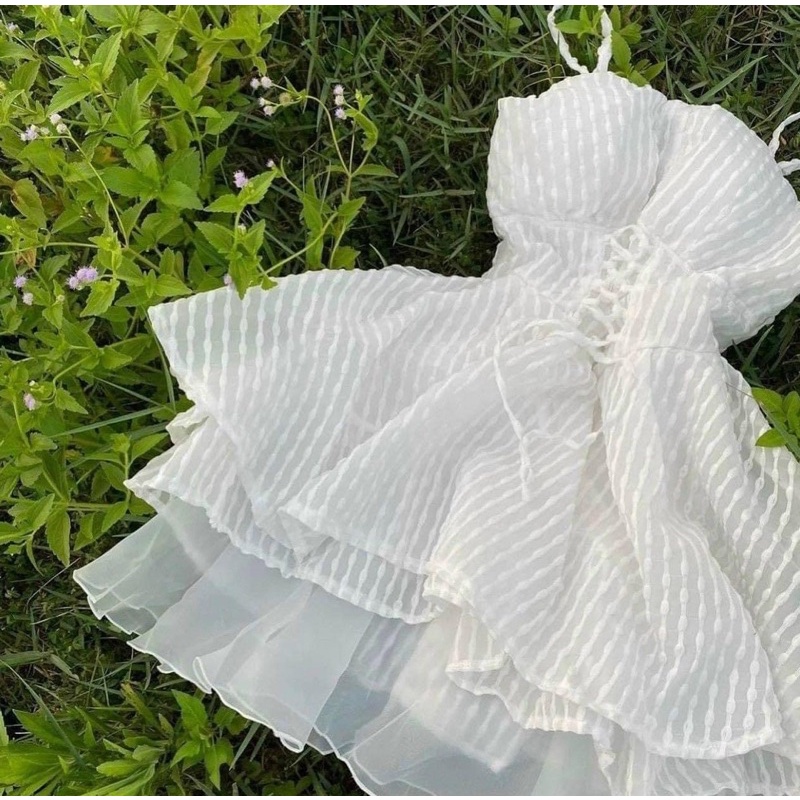 Sét đầm 2 dây trắng xốp đan dây kèm khoác len tăm tiêu thư xinh xắn