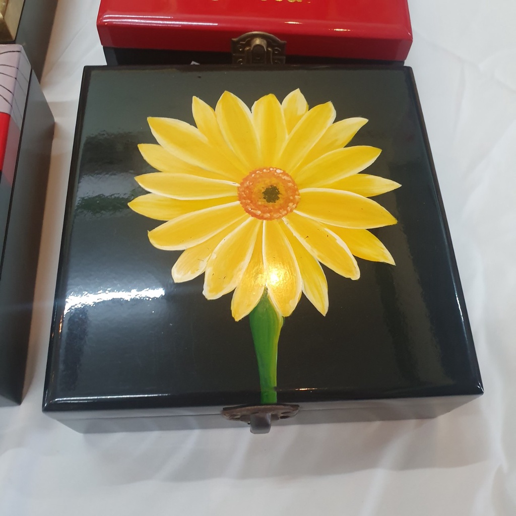 Hộp Trang Sức sơn mài Thanh Bình Lê cao cấp vuông 16.5x16.5x6 cm đựng đồ trang sức, vật dụng nhỏ phòng ngủ, trang trí