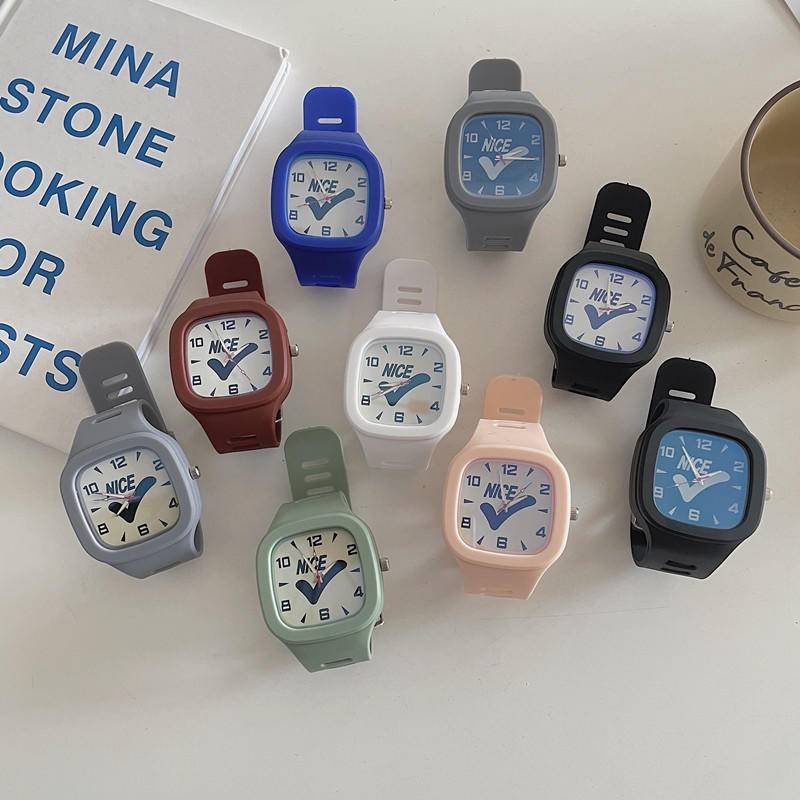 Đồng Hồ Đeo Tay Mặt Vuông Thiết Kế Đơn Giản Thời Trang 2022 Cho Nữ