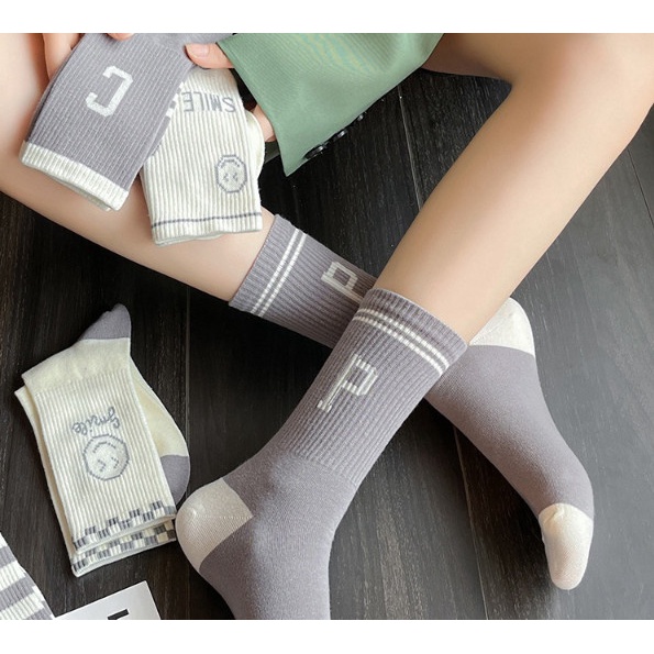 Vớ Tất cổ cao Unisex chữ C, P phong cách thể thao, trẻ trung và năng động.