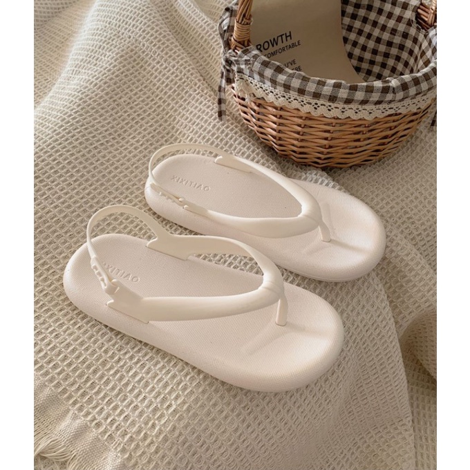 Dép Sandal Đế Bằng Chống Trượt Thời Trang Đi Biển Cho Nữ