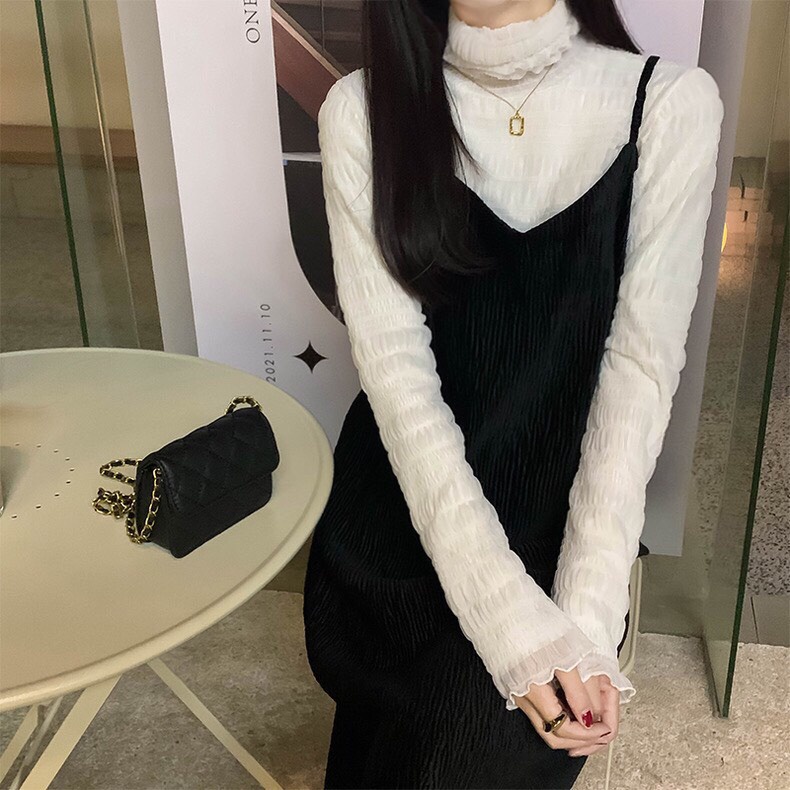 yếm đen + áo cổ cao