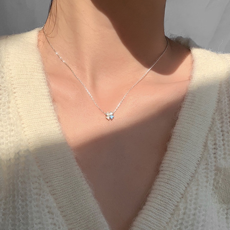 Vòng cổ Mặt Hoa Cỏ Ba Lá Đính Đá Zircon Nhân Tạo Thời Trang