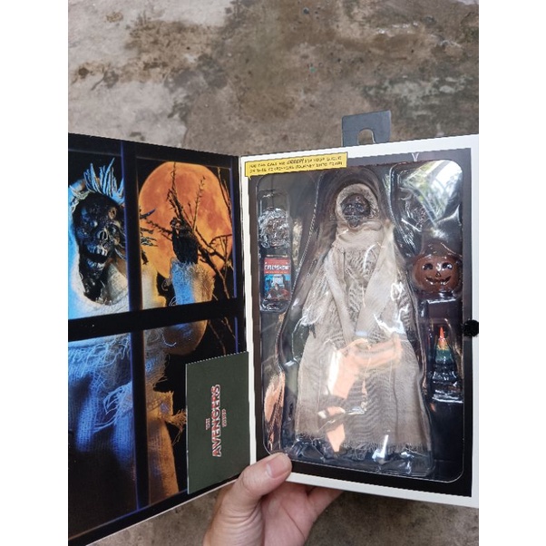 Mô hình NECA Ultimate Creepshow The Creep 40th có sẵn