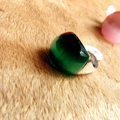 Nhẫn Thép Titan Không Phai Màu Đính Đá Opal Màu Xanh Lá Sang Trọng Cho Nữ