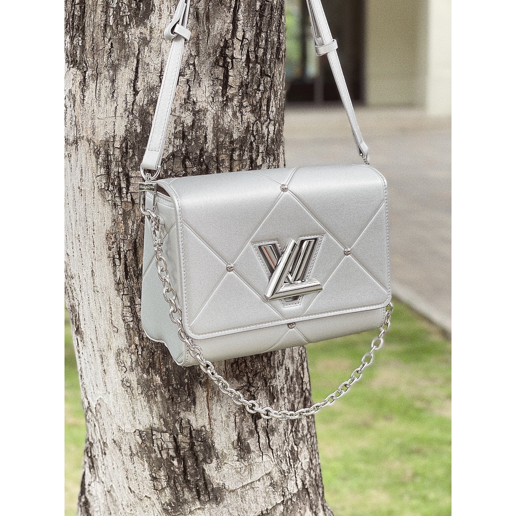 Túi xách nữ đeo chéo LV high end leather twist bag thời trang  cao cấp