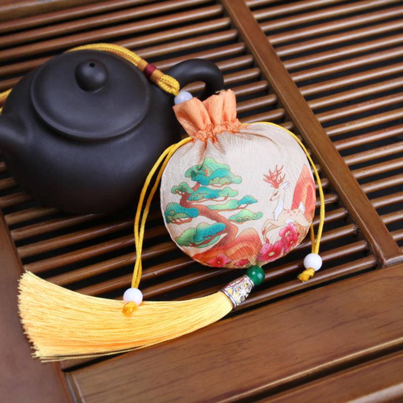 Túi Thơm Thêu Họa Tiết Xinh Xắn Dành Cho Xe Hơi