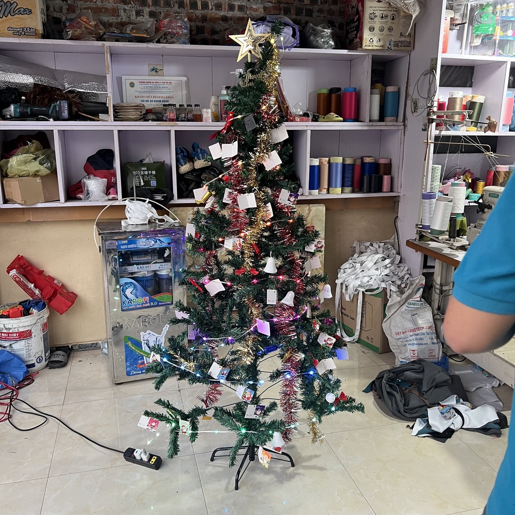 CÂY THÔNG đầy đủ phụ kiện kèm 10m led trang trí