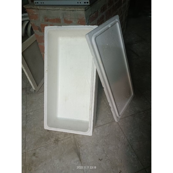 Thùng Xốp cũ
