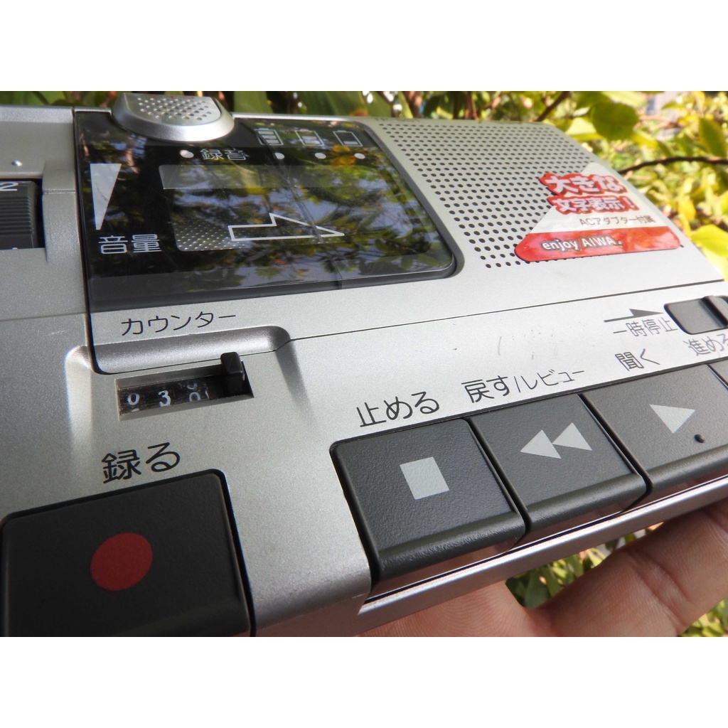 Máy nghe nhạc Cassette AIWA TP-SS1 loa ngoài máy sáng đẹp nghe được 2 bên tai nghe kiểu máy đề bàn mini cầm tay độc lạ