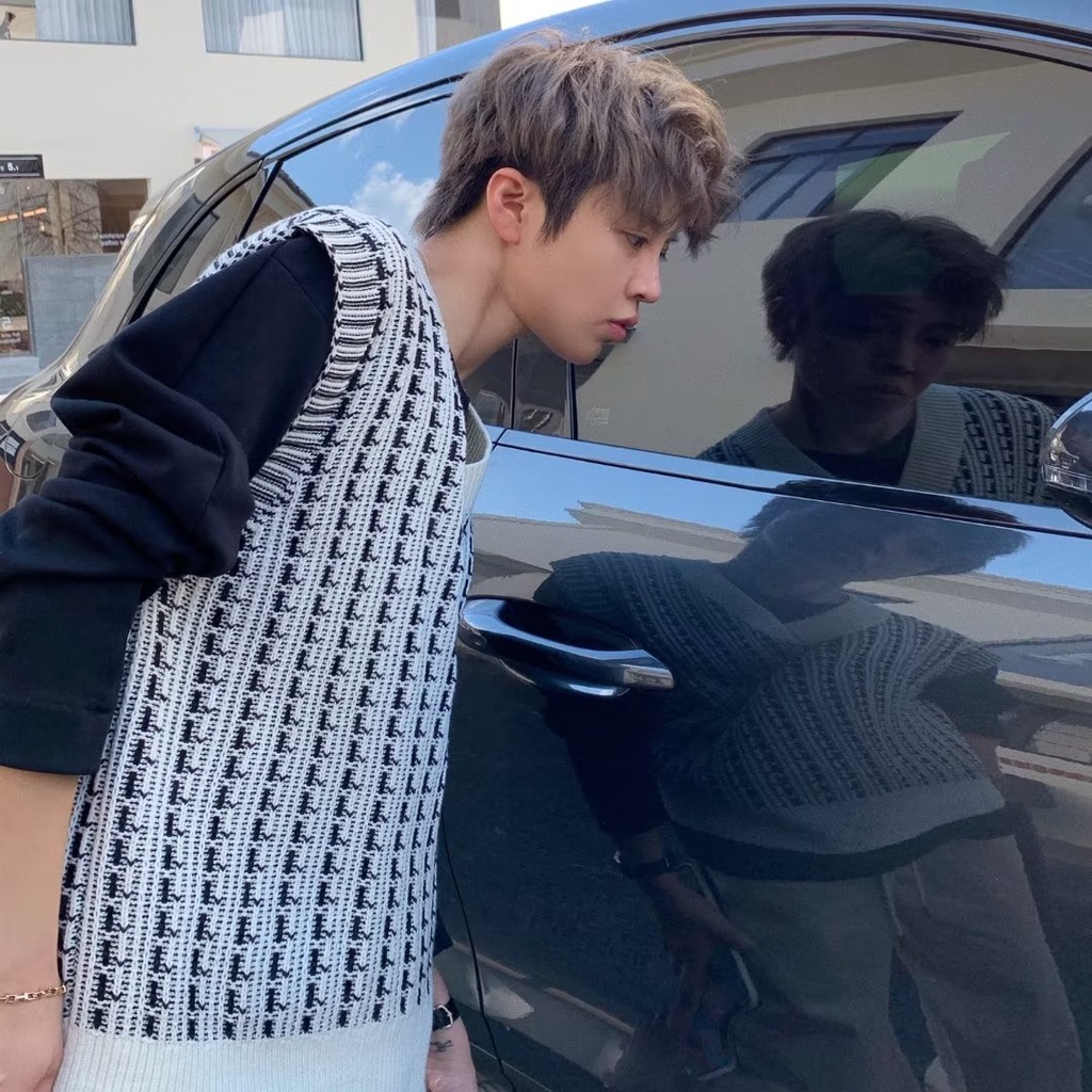 Áo Len Không Tay Cổ Chữ V Form Rộng Họa Tiết Kẻ Sọc Thời Trang Xu Hướng Hàn Quốc