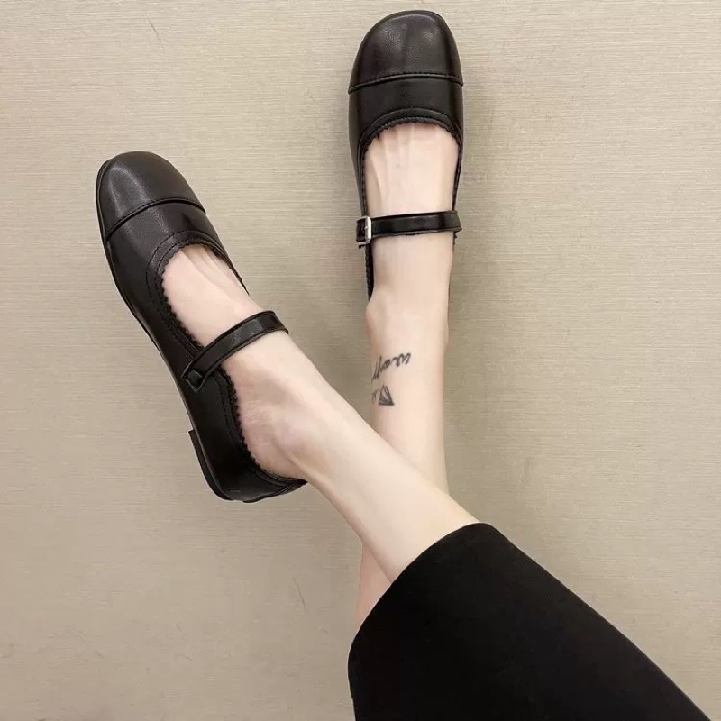 Giày thời trang nữ tính