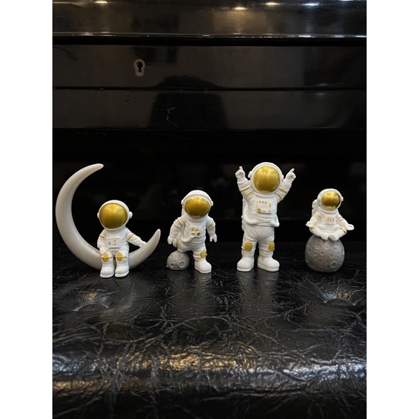 Bộ 3 mô hình nhà du hành vũ trụ trang trí ô tô nhà cửa và decor bánh kem sinh nhật