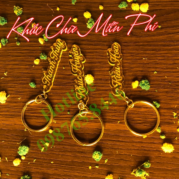 Móc khóa mica khắc tên theo yêu cầu