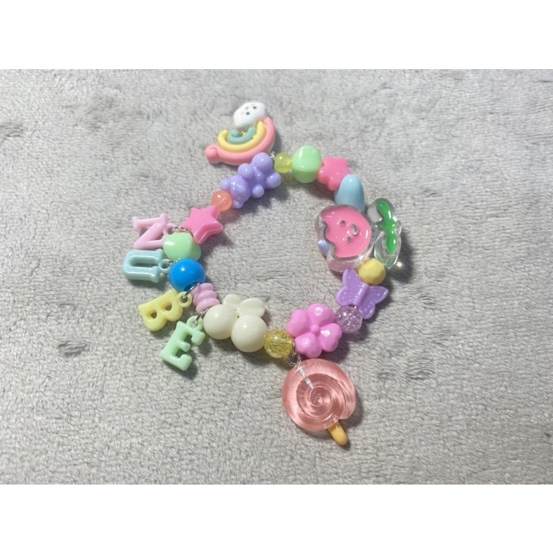 Vòng tay phối hạt nhựa lớn