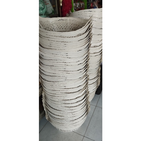 1 cái giỏ gói quà, gói trái cây