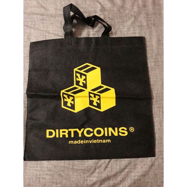 Pass tote local brand