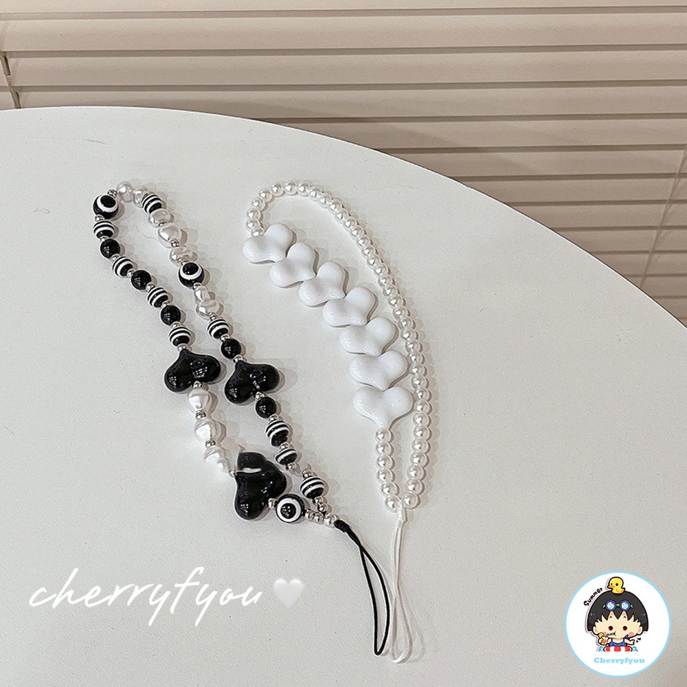 Ốp Điện Thoại Họa Tiết Trái Tim Hoạt Hình Màu Trơn Phối Dây Xích Đeo Tay Chống Rơi Cho IPhone