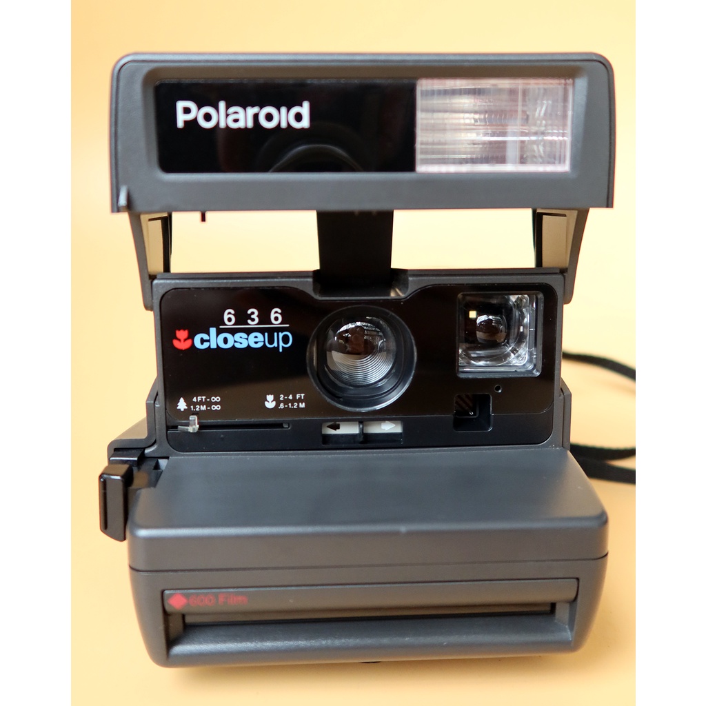 Máy ảnh chụp lấy ngay Polaroid Close Up dùng film Polaroid 600
