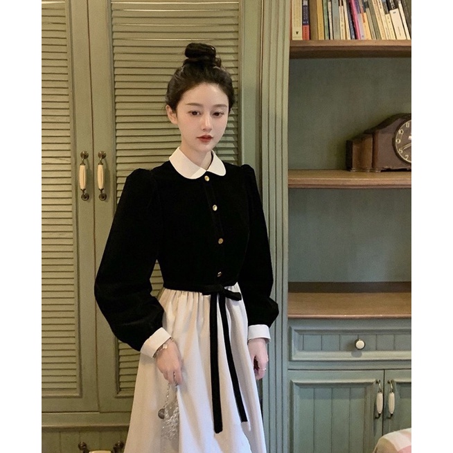 Váy áo nhung phối chân be
