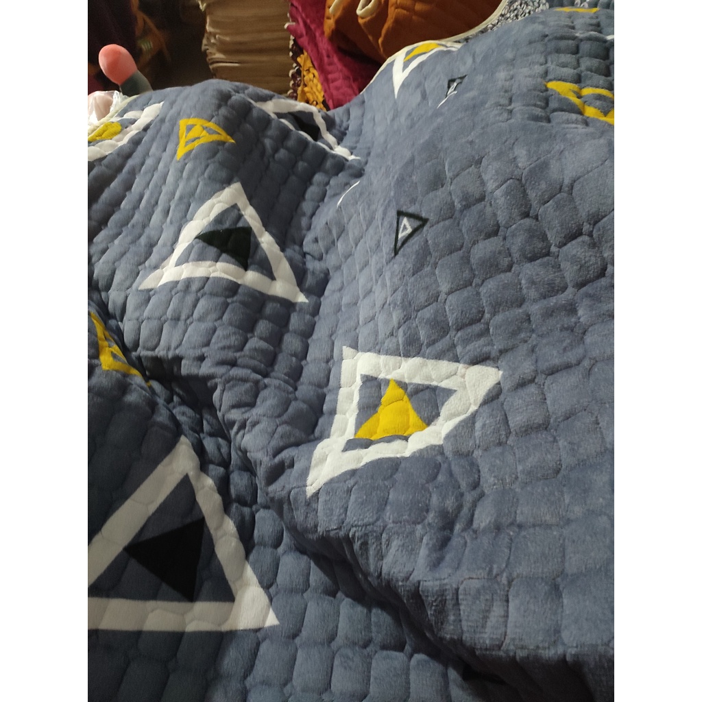 (Siêu Sale Giá Tốt) ✨ Chiếc Thảm trải giường lông cừu cao cấp 3 lớp siêu ấm mẫu Đỏ đô, nhiều mẫu đẹp