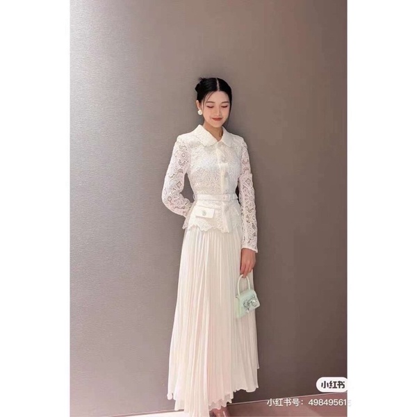 Sét áo ren+chân váy xoè xinh xuất sắc
