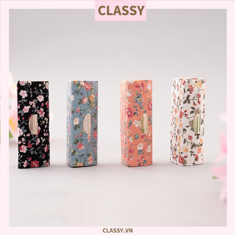 Hộp đựng son Classy  có gương , nắp gập bọc vải họa tiết hoa nhí vintage, kích thước 8,3X2,3X2,4cm Q579