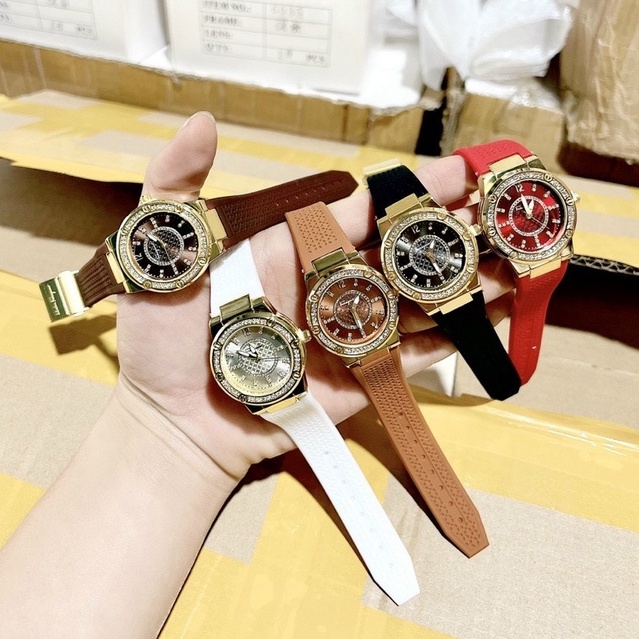 Đồng hồ nữ Ferragamo cao cấp dây silicone. bảo hành 12 tháng