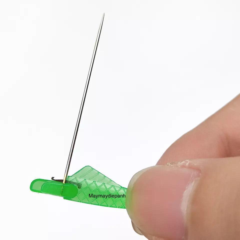 Xỏ kim hình cá 3.2cm
