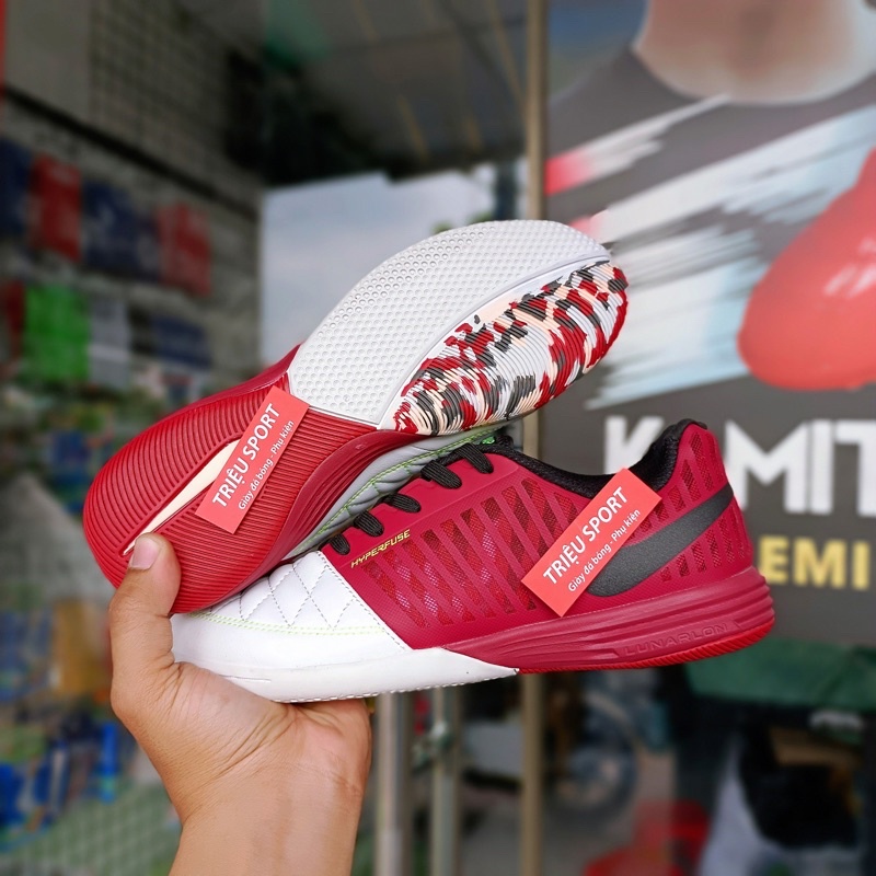 Giày bóng đá Lunar Gato Ic