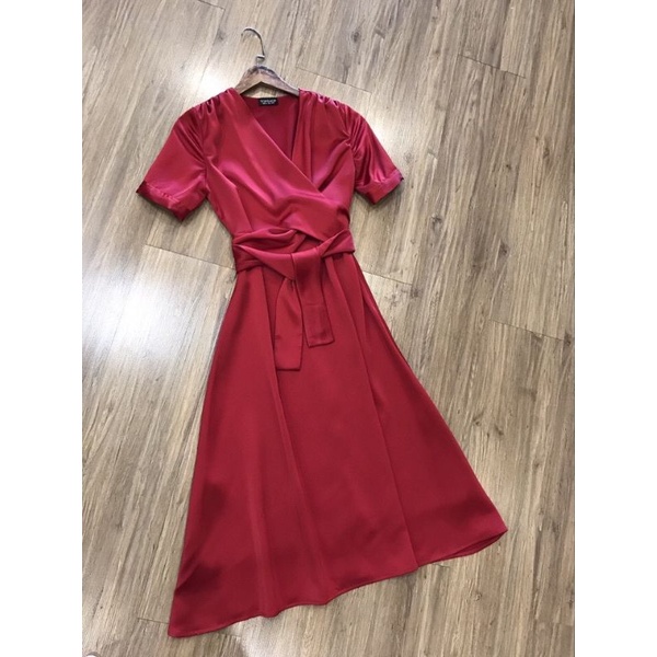 Đầm Topshop cổ V xoắn eo