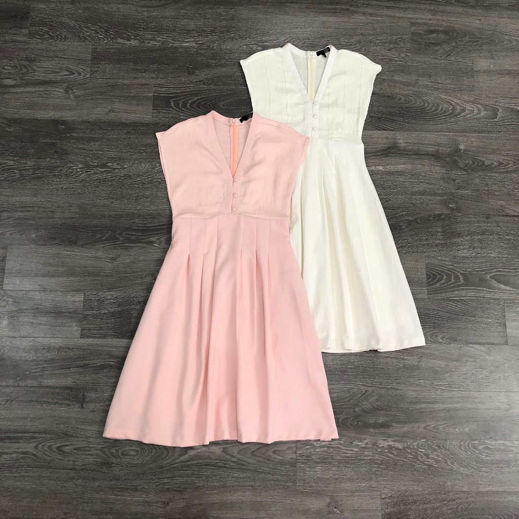 Đầm MIXX@ cổ V sát nách 3 nút