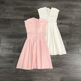 Đầm MX cổ V sát nách 3 nút