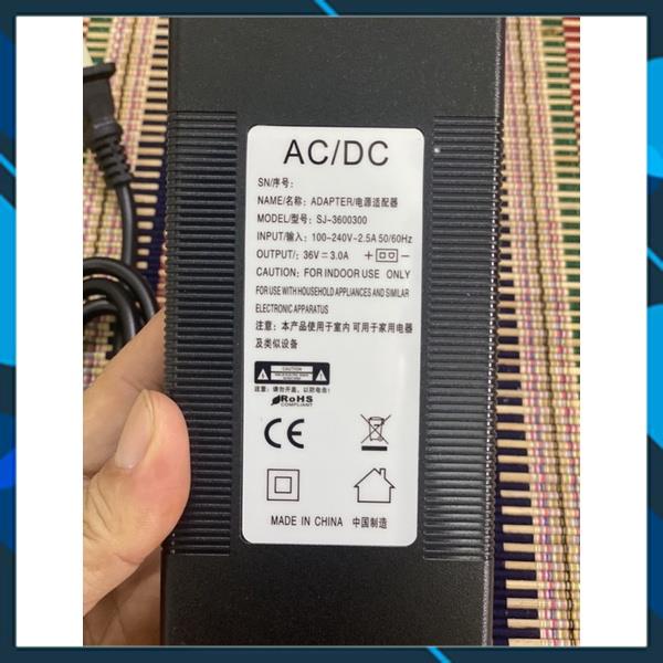 Nguồn ( adapter) 36V-3A cho máy bơm tăng áp