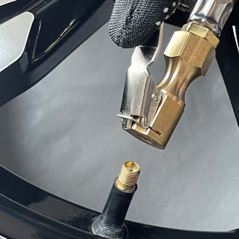 Kẹp Cố Định Bơm Hơi Lốp Xe Có Dòng Chảy Nặng