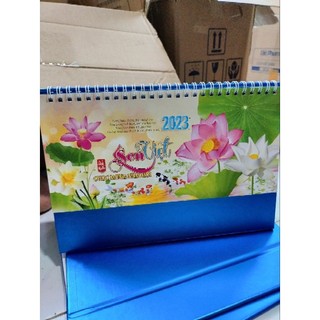 Lịch để bàn chủ đề sen 2023