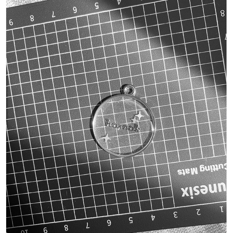 Móc khoá trái tim resin custom tên theo yêu cầu