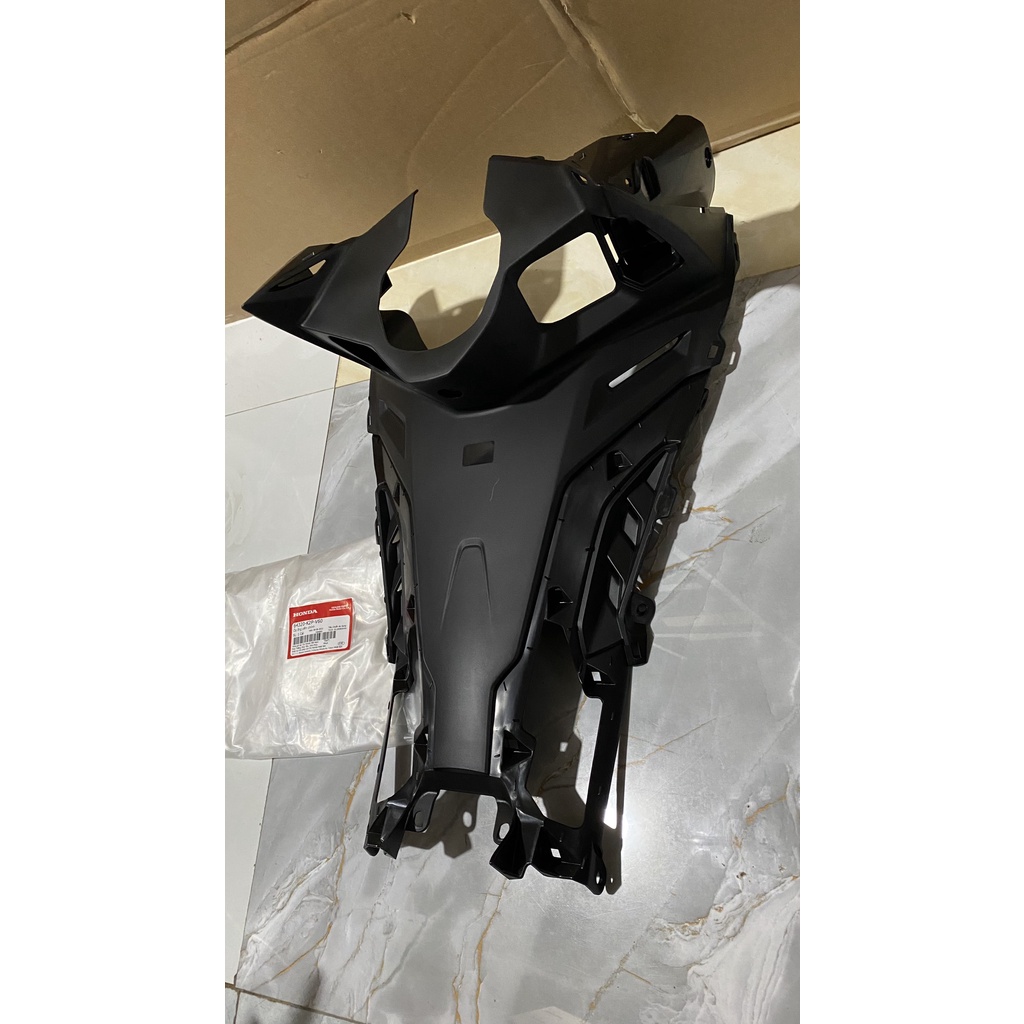 Ốp ống yếm chính HONDA WINNER X năm 2021-2022 màu Đen. 64320K2PV60