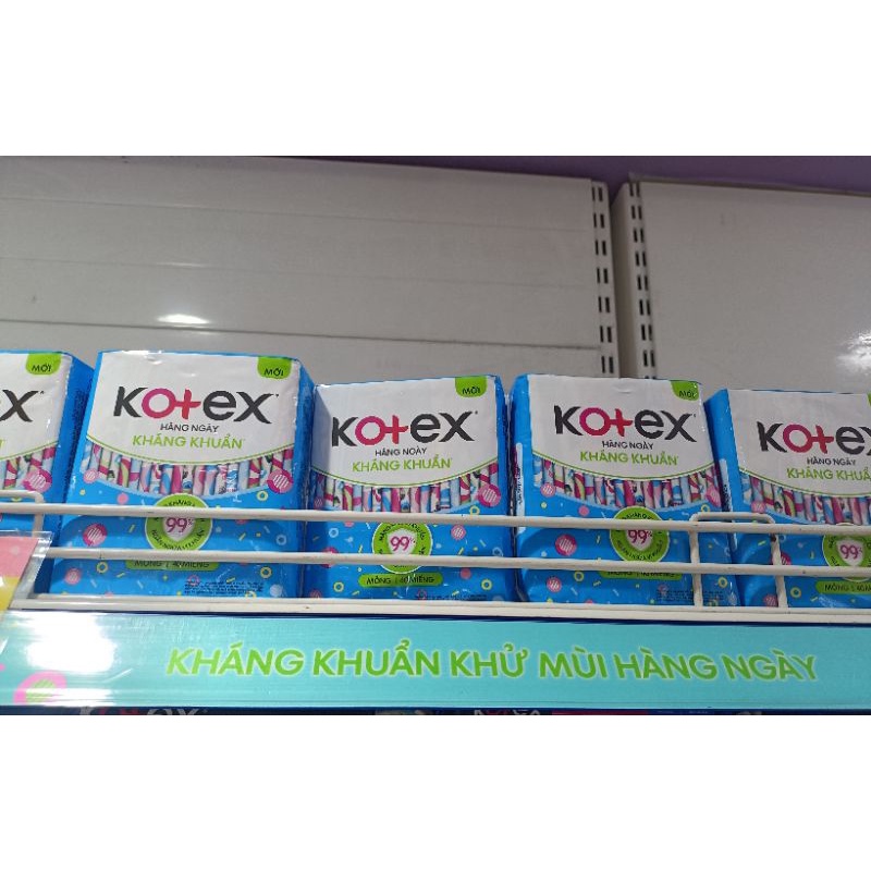 Băng vệ sinh Kotex kháng khuẩn hàng ngày 40 miếng